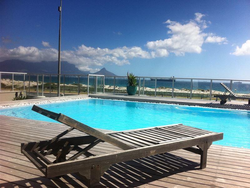 Beachfront At Seaspray In Blouberg Bloubergstrand